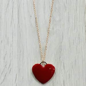 The Love Collection rappresenta la spiritualità , l'emotività , la moralità insite nell'essere umano. Un tempo si riteneva che il cuore fosse sede della mente umana, le rappresentazioni del cuore sono simboli che rappresentano l'amore.